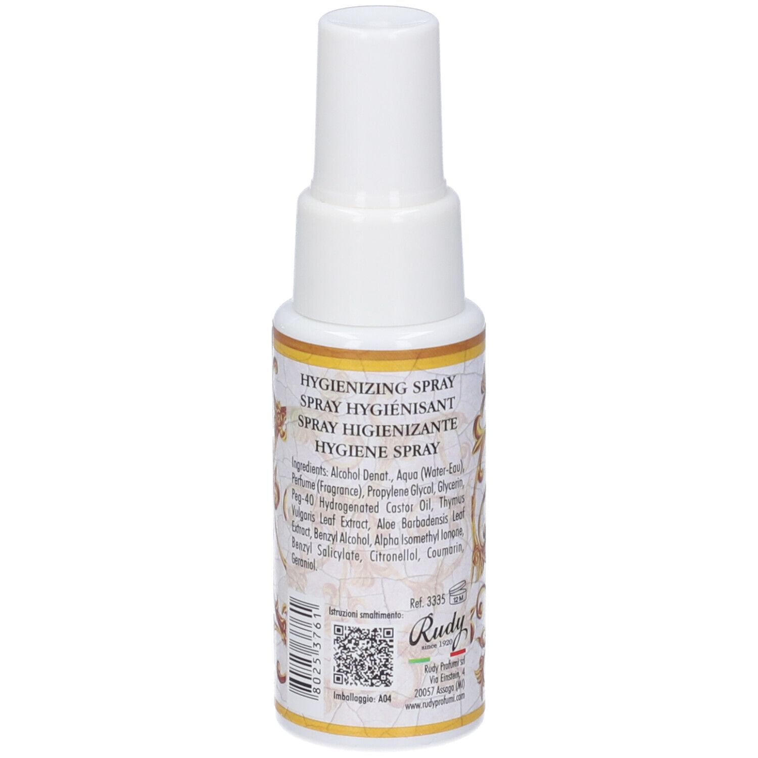Retro di un flacone spray bianco con etichetta oro e bianca, mostra ingredienti, QR code e informazioni del produttore.