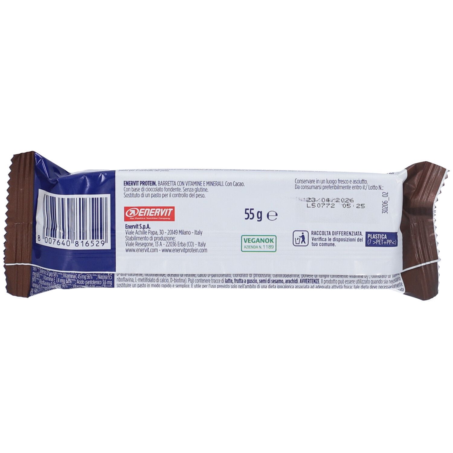 Retro della confezione della barretta. Contiene informazioni su ENERVIT PROTEIN, ingredienti e valori nutrizionali. Con sigillo vegano.