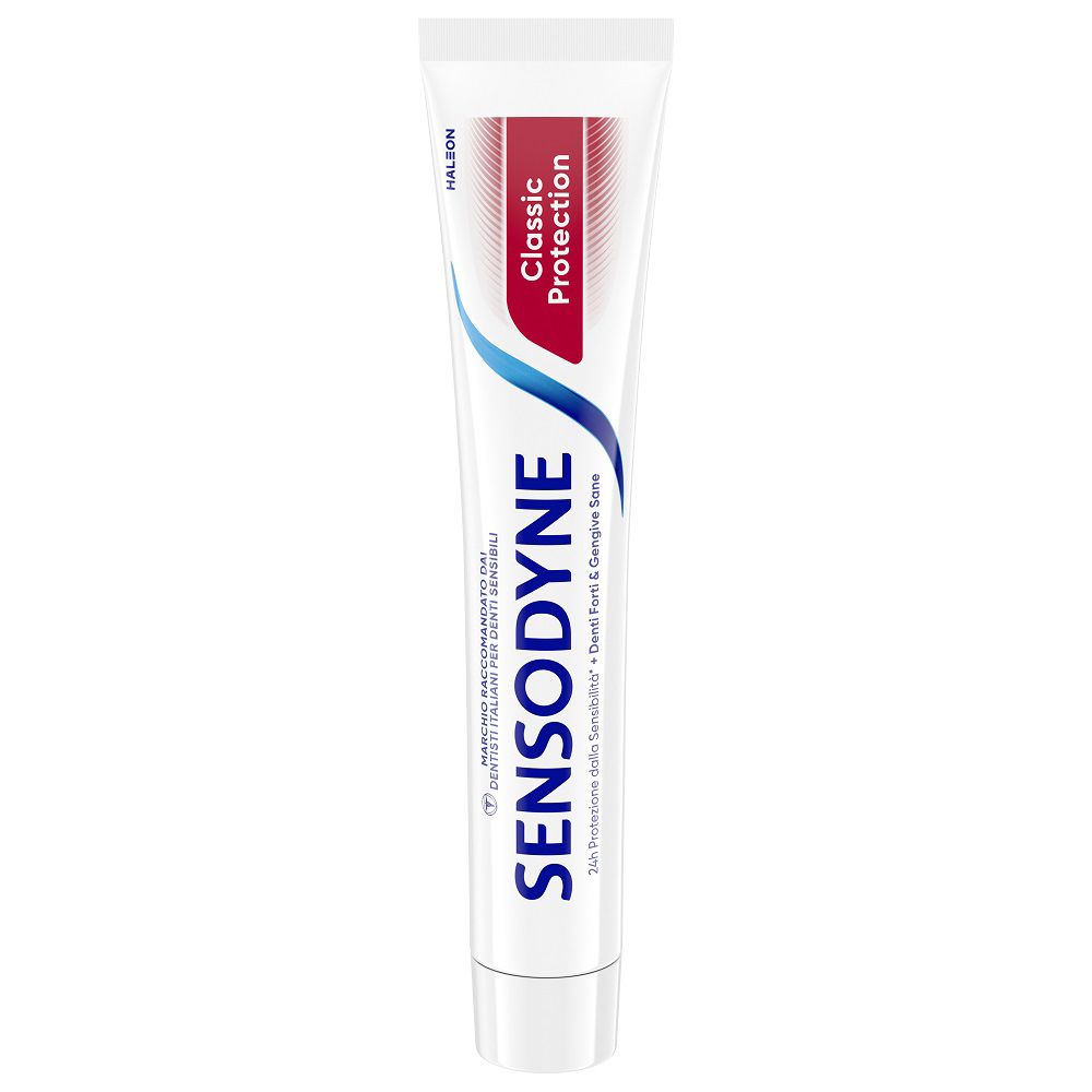 Tubo di dentifricio bianco con scritte rosse e blu. Sensodyne Classic Protection.