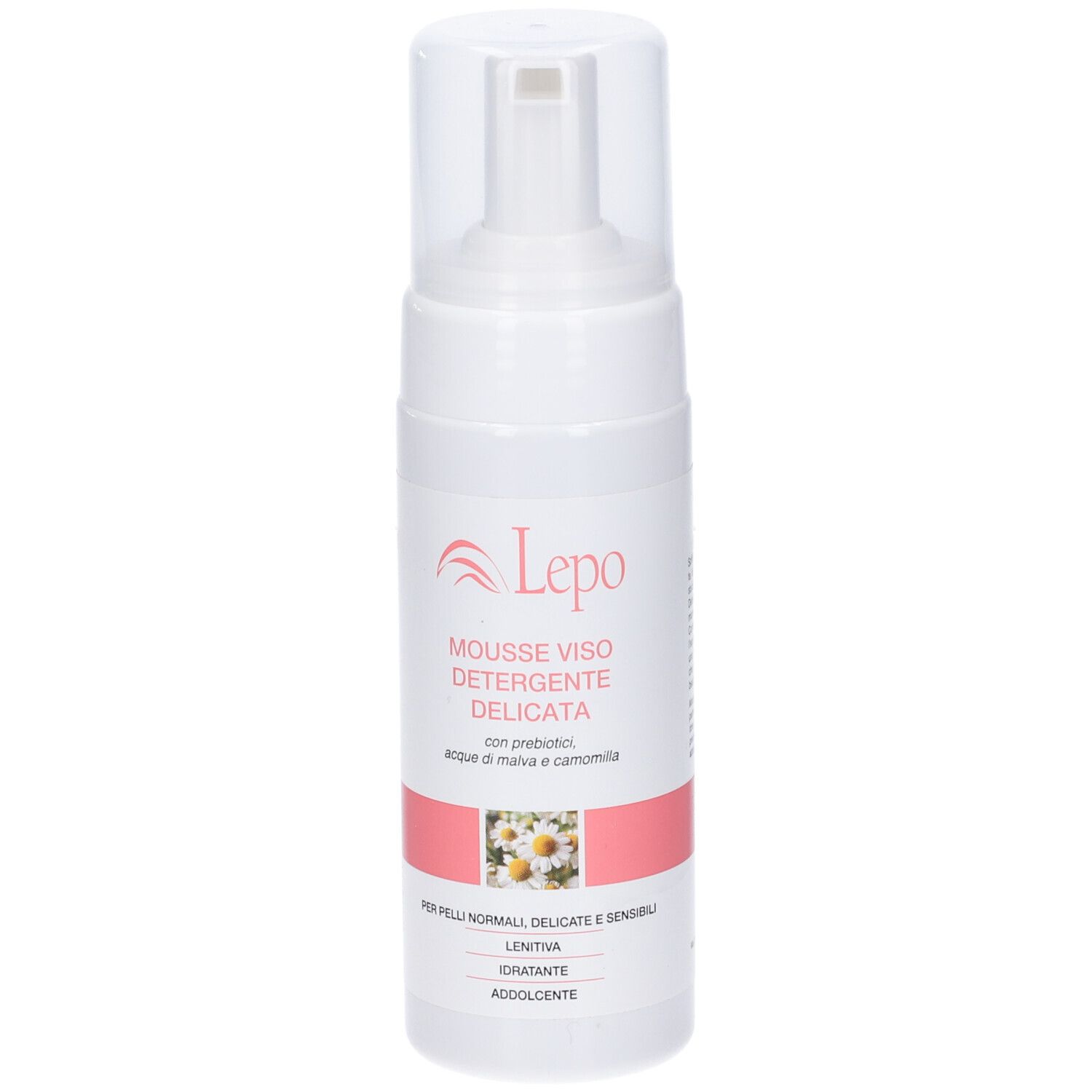 Flacone bianco con erogatore. Etichetta rosa con nome prodotto e logo. Testo: MOUSSE VISO DETERGENTE DELICATA. Fiori di camomilla.