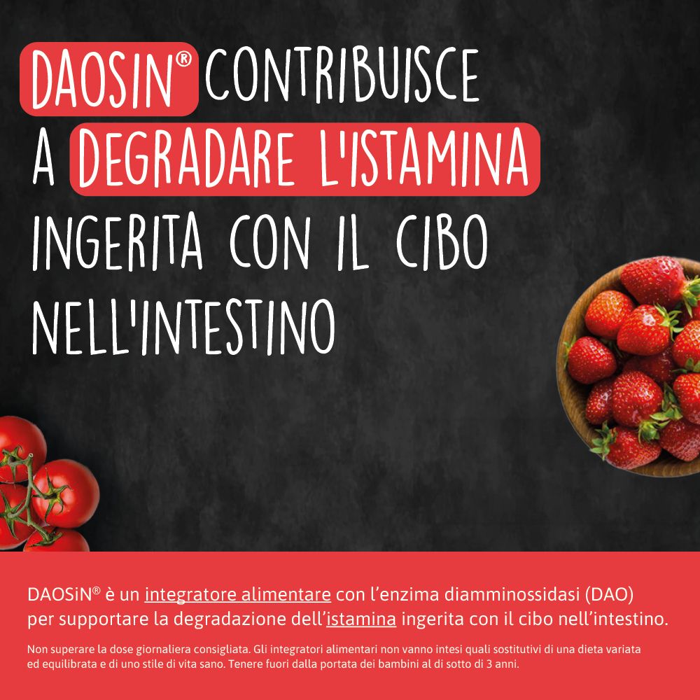 Testo su sfondo rosso. Testo: Daosin contribuisce a degradare l'istamina ingerita con il cibo nell'intestino. Fragole sullo sfondo.