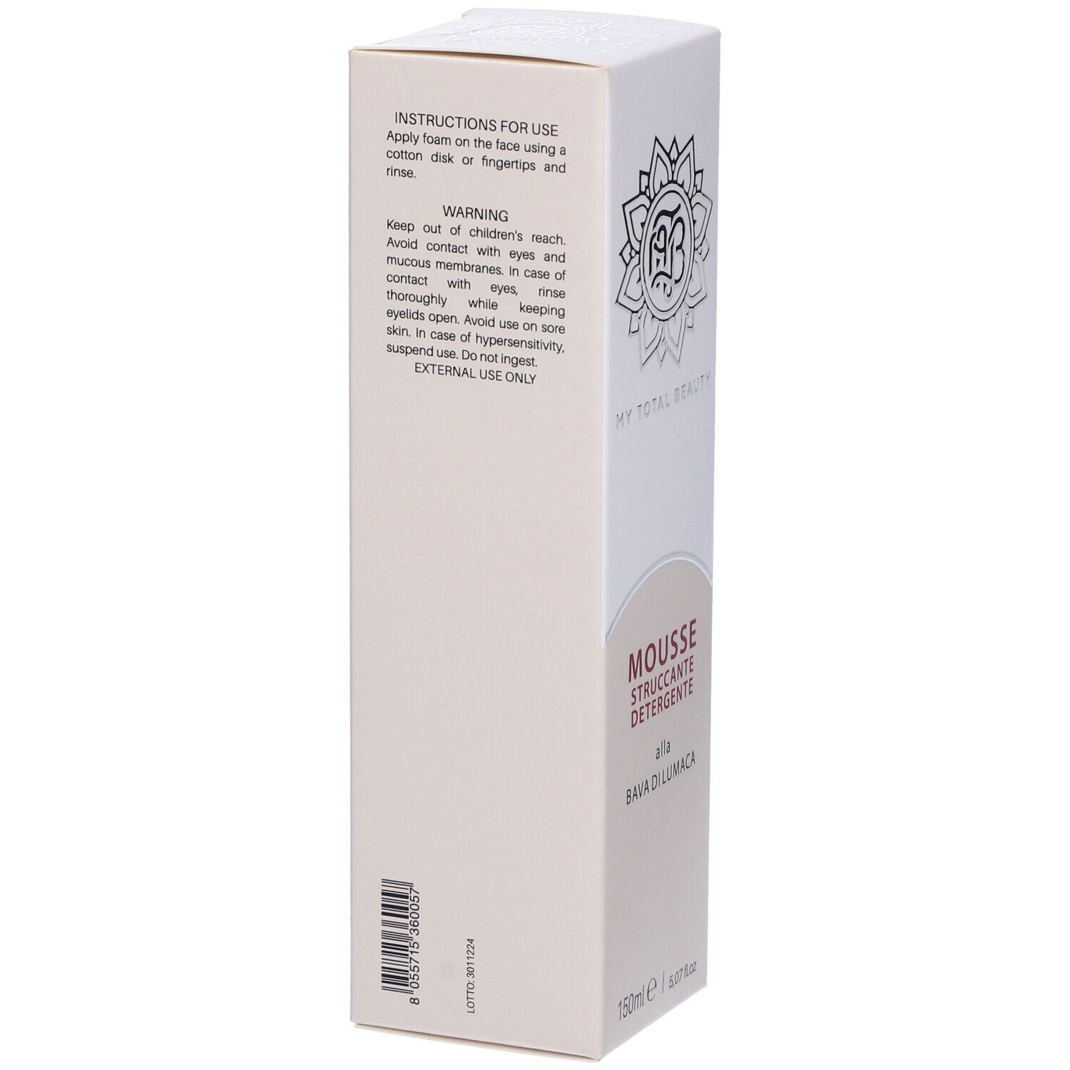 Confezione bianca. Testo: INSTRUCTIONS FOR USE, WARNING. Scritta: MOUSSE STRUCCANTE DETERGENTE alla BAVA DI LUMACA. Logo. 150ml.