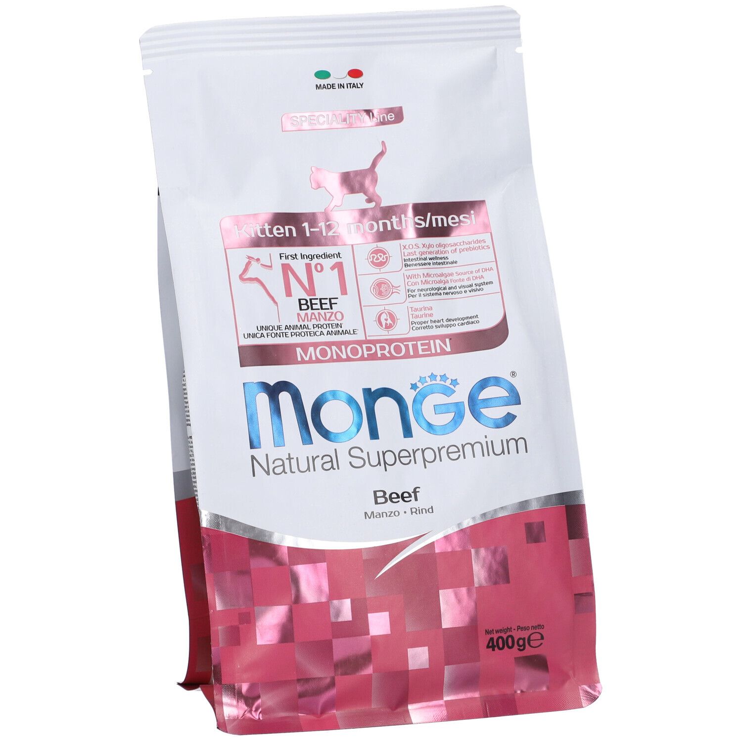 Confezione di cibo per gatti Monge, in diagonale. Bianca e rossa. Scritta: Monge Natural Superpremium, Beef, Manzo. Per gattini 1-12 mesi.
