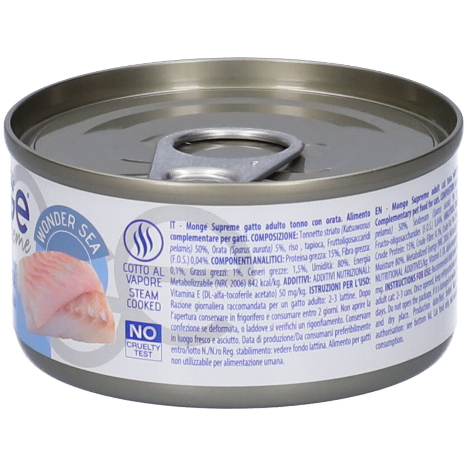 Lattina "Monge Supreme" cibo per gatti. Scritta "Tonno con Orata". Pezzo di pesce visibile. "Wonder Sea" e "Cruelty Test".