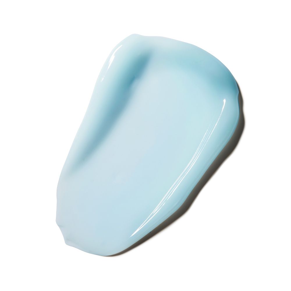 Gel azzurro chiaro su sfondo bianco. Texture gel, lucido.