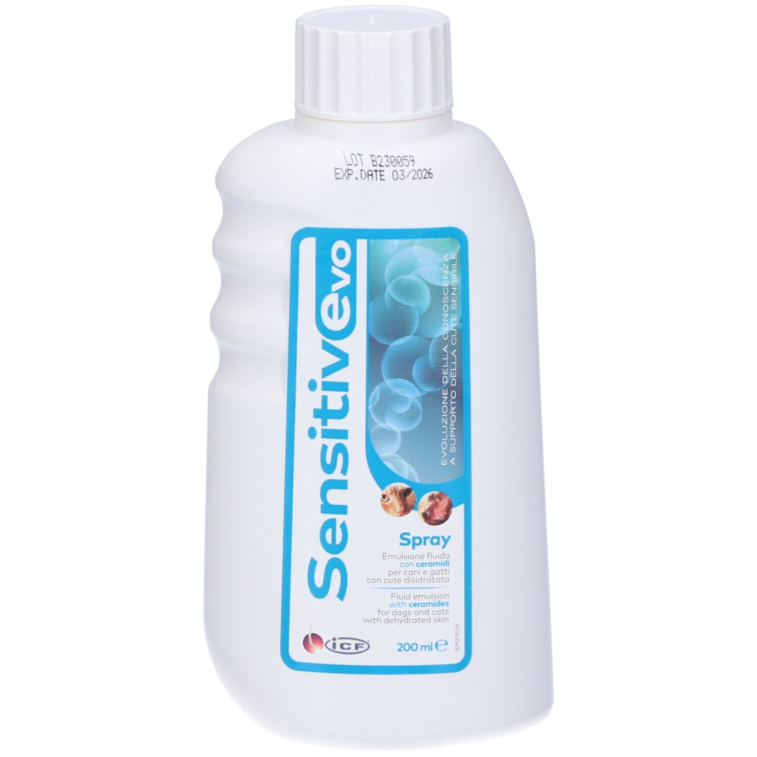 Flacone bianco Sensitiv Evo Spray con tappo bianco. Testo: Emulsione per cani e gatti con cute disidratata. 200 ml.