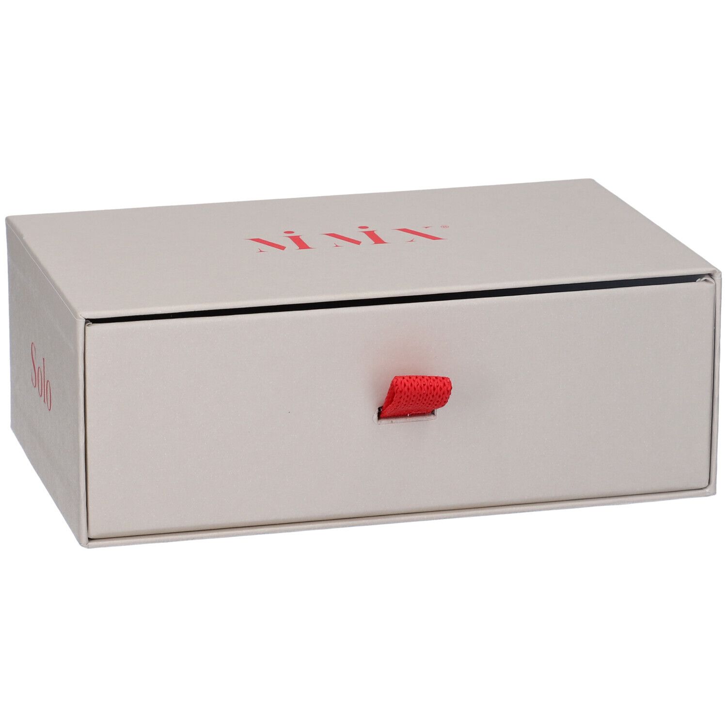 Scatola rettangolare beige con nastro rosso. Scritte rosse MIMIX e Solo.