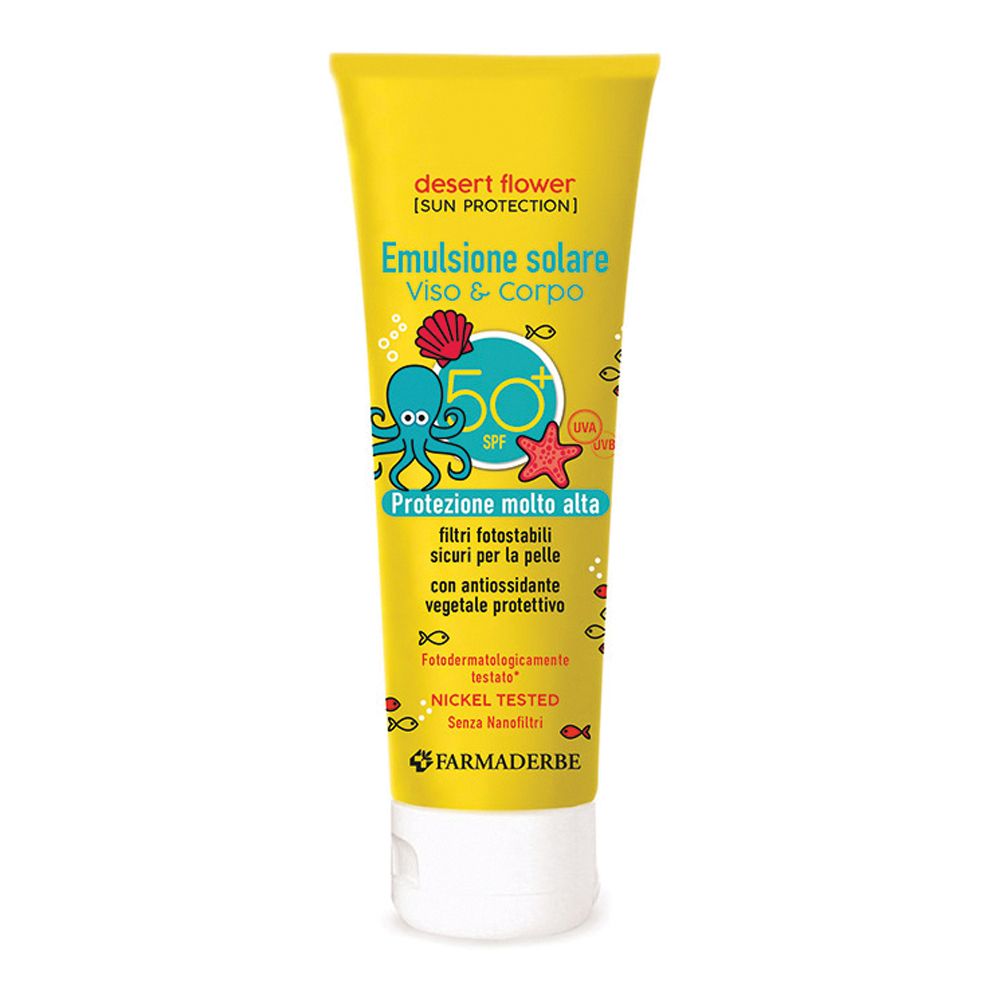 Tubo giallo di crema solare. Testo: Emulsione solare, SPF 50, Viso & Corpo. Illustrazioni marine. Marchio: Farmaderbe.