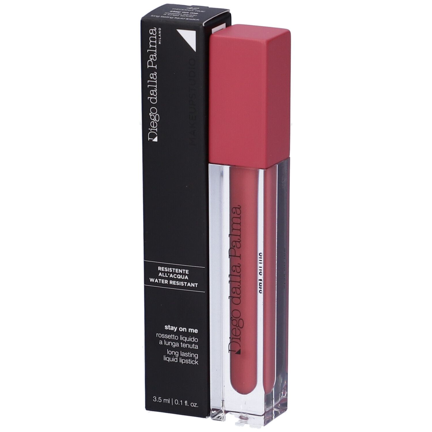 Rossetto liquido con confezione. Scatola nera con testo bianco. Marchio e nome del prodotto visibili.