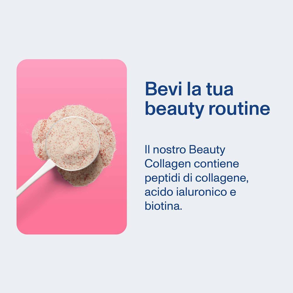 Cucchiaio di polvere su sfondo rosa. Testo: Beauty Collagen contiene peptidi di collagene, acido ialuronico e biotina.