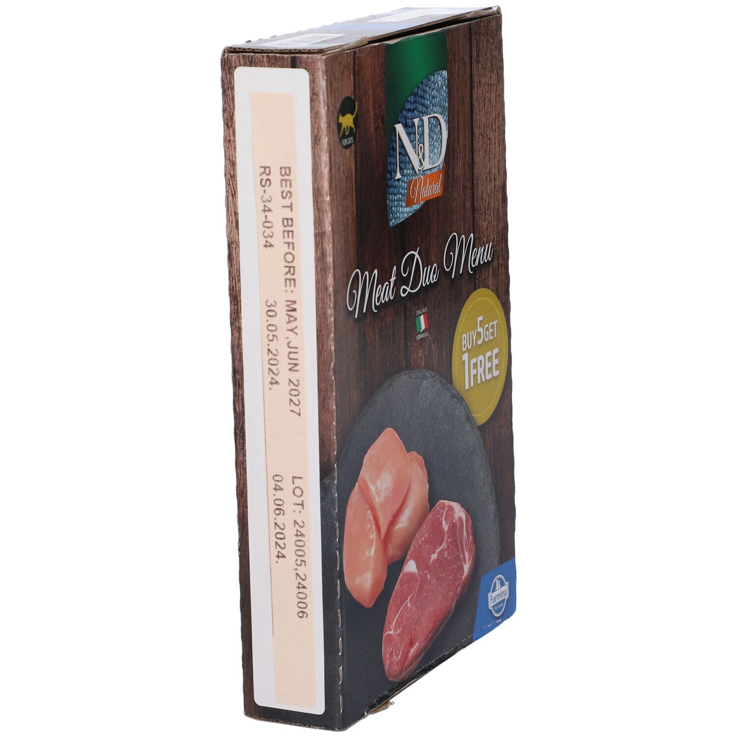 Scatola, vista laterale. Testo: Best Before: May-Jun 2027. Numero di lotto e data. Logo: ND Natural, Meat Duo Menu.