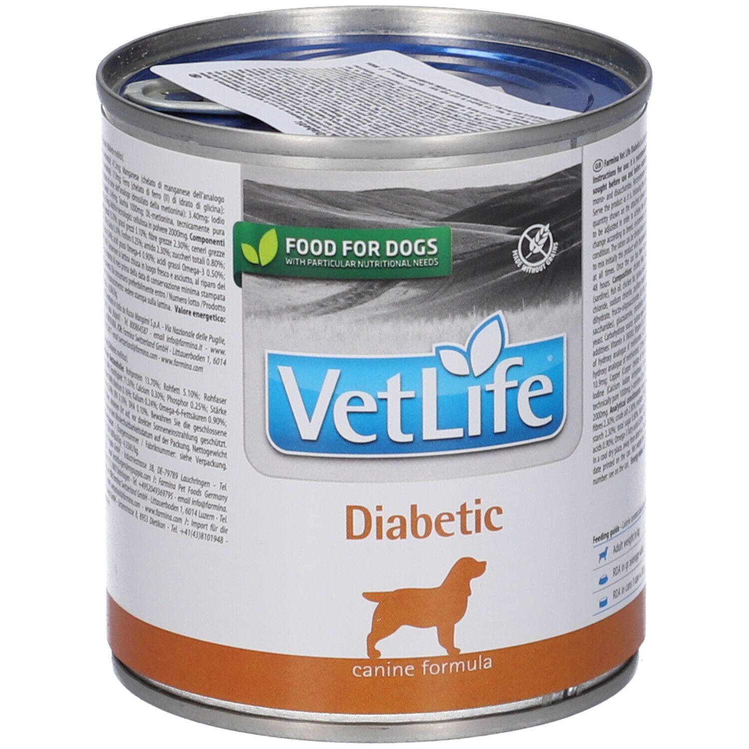 Lattina di cibo per cani con etichetta. Scritta VetLife Diabetic. Logo: cane. Etichetta verde e bianca: Food for Dogs. Lattina con linguetta.
