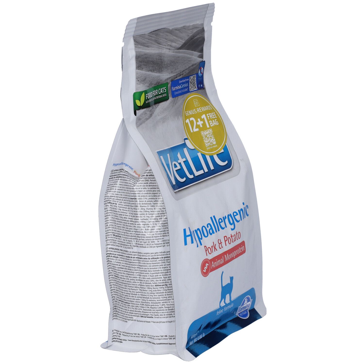 Sacchetto di cibo secco per gatti in diagonale. Scritta: VetLife Hypoallergenic Pork & Potato. Con loghi.