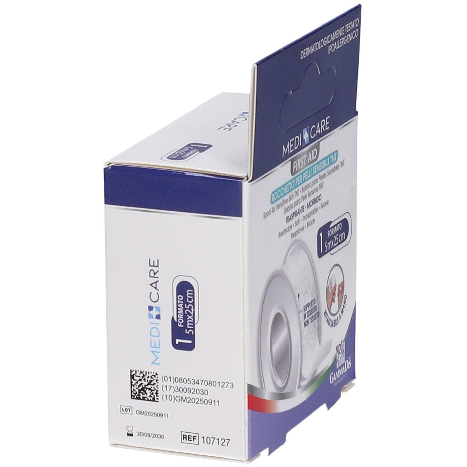 Confezione MEDICARE First Aid, lato. Nome prodotto e dimensioni: 5x2,5 cm. Codice a barre e altre informazioni. Testato dermatologicamente.
