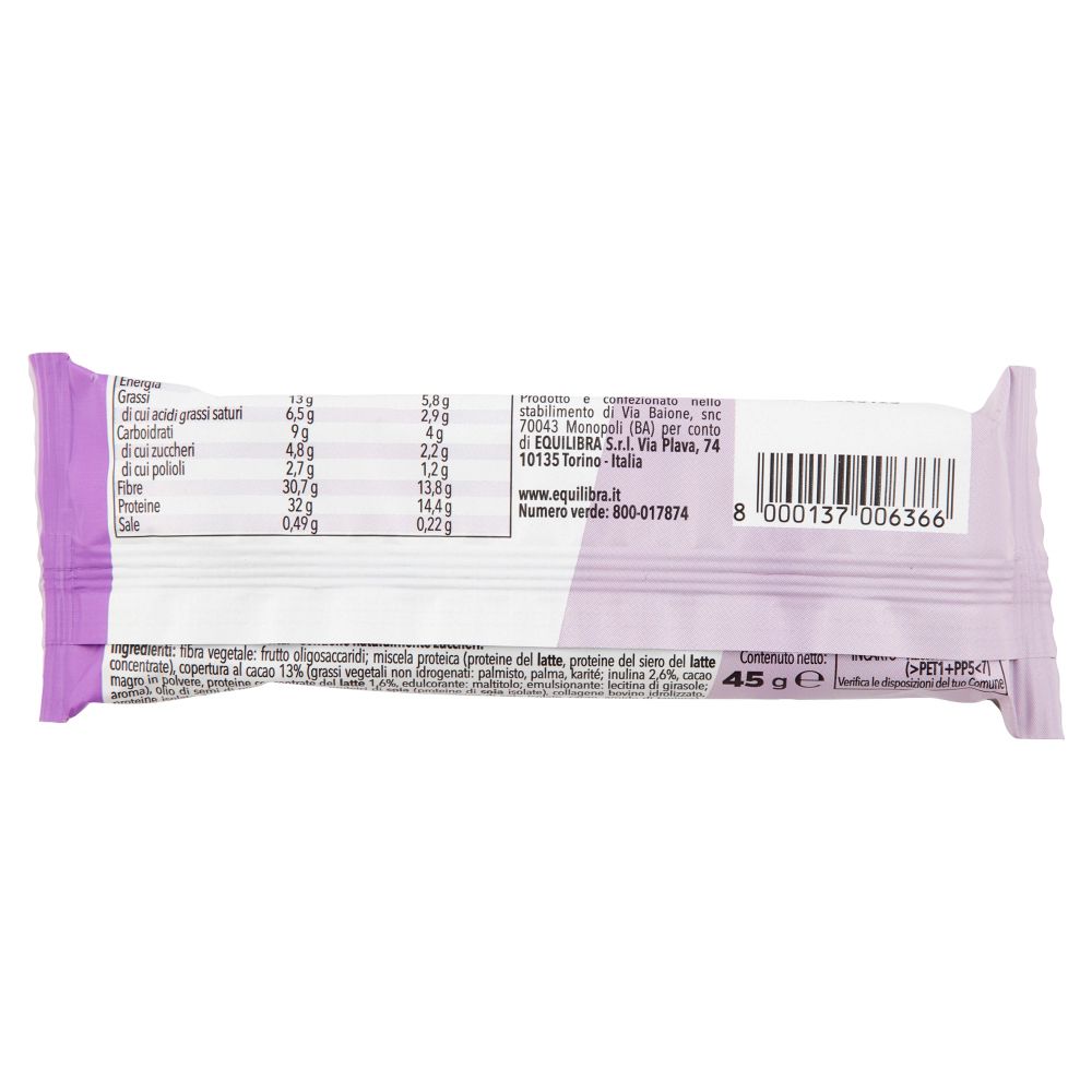 Retro della confezione della barretta proteica. Contiene informazioni nutrizionali, elenco ingredienti e contatti. Peso: 45g.