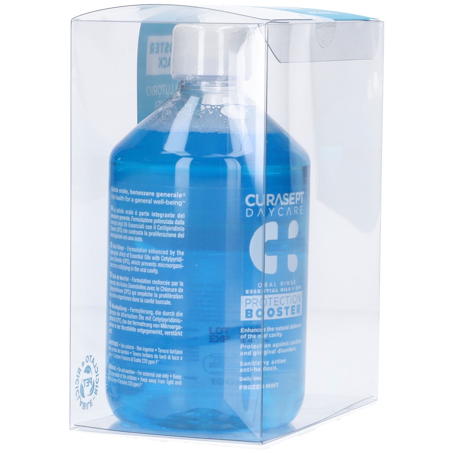 Un flacone di collutorio in confezione trasparente. Il flacone contiene liquido blu. Scritte: Curasept Daycare, Protection Booster.