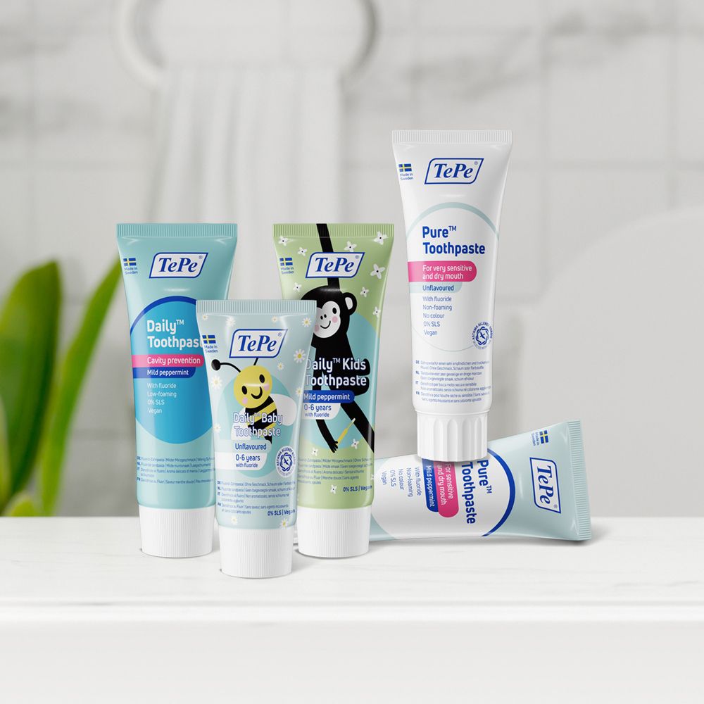 Gamma di dentifrici TePe: Daily, Daily Kids, Pure per denti sensibili.
