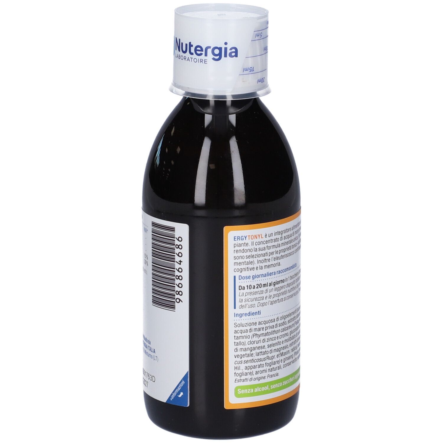 Retro di una bottiglia di liquido marrone. Informazioni testuali e codice a barre.