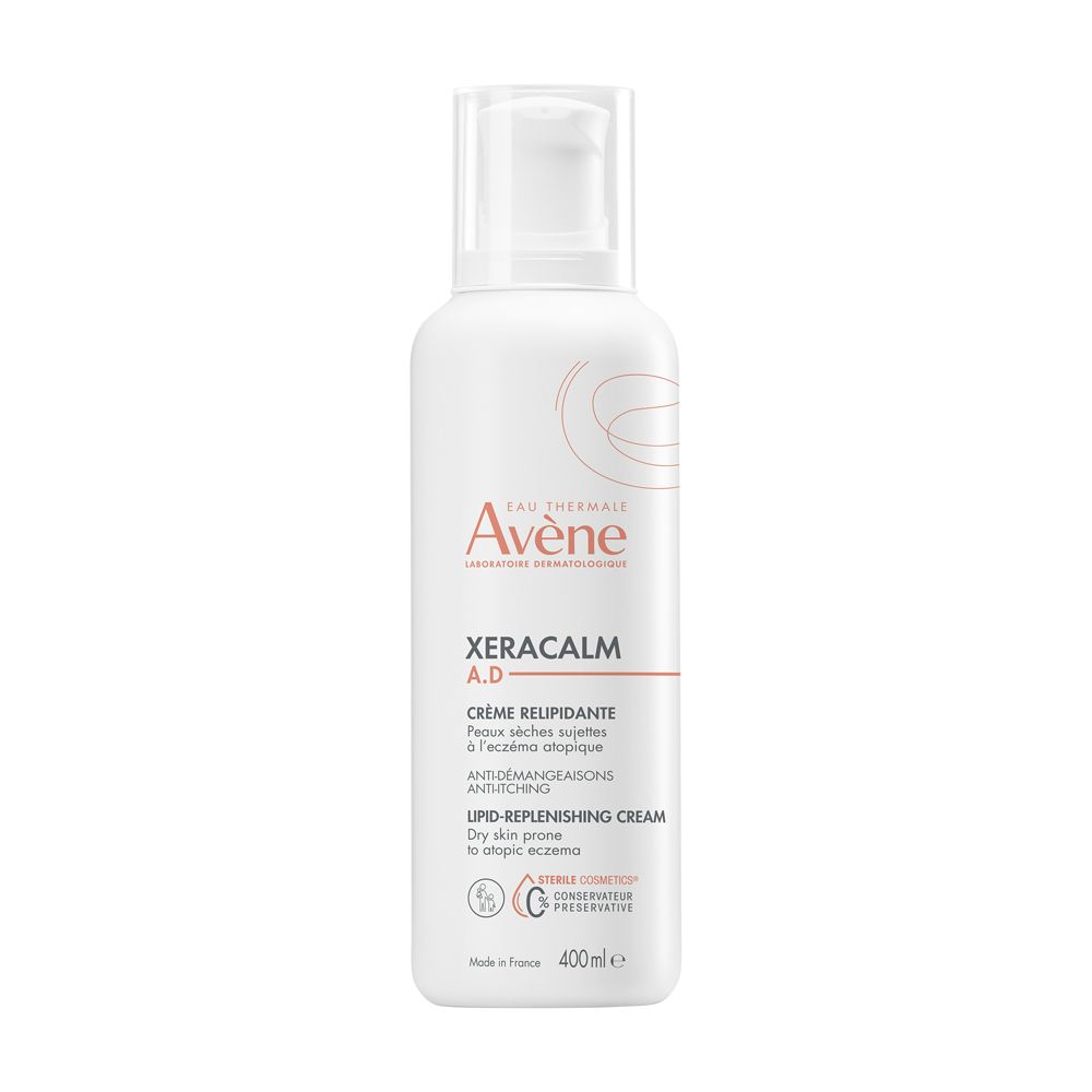 Flacone bianco Avène XeraCalm A.D. Crema. Con dosatore. Testo: Crème relipidante, 400ml.