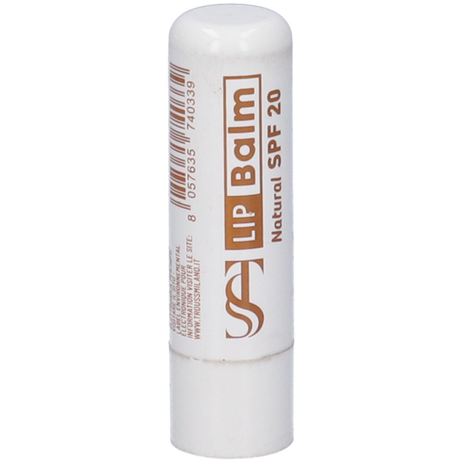 Stick di balsamo labbra bianco con testo marrone. Scritta: Lip Balm Natural SPF 20. Codice a barre e logo.