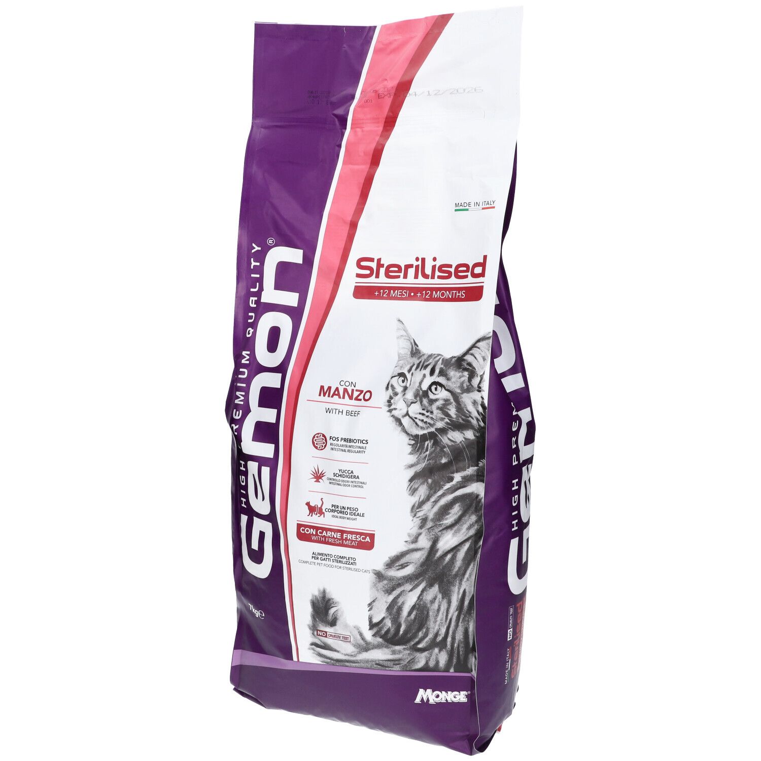 Sacchetto di cibo per gatti Gemon Sterilised con Manzo. Immagine di un gatto. Confezione viola e bianca. Contiene informazioni e loghi.