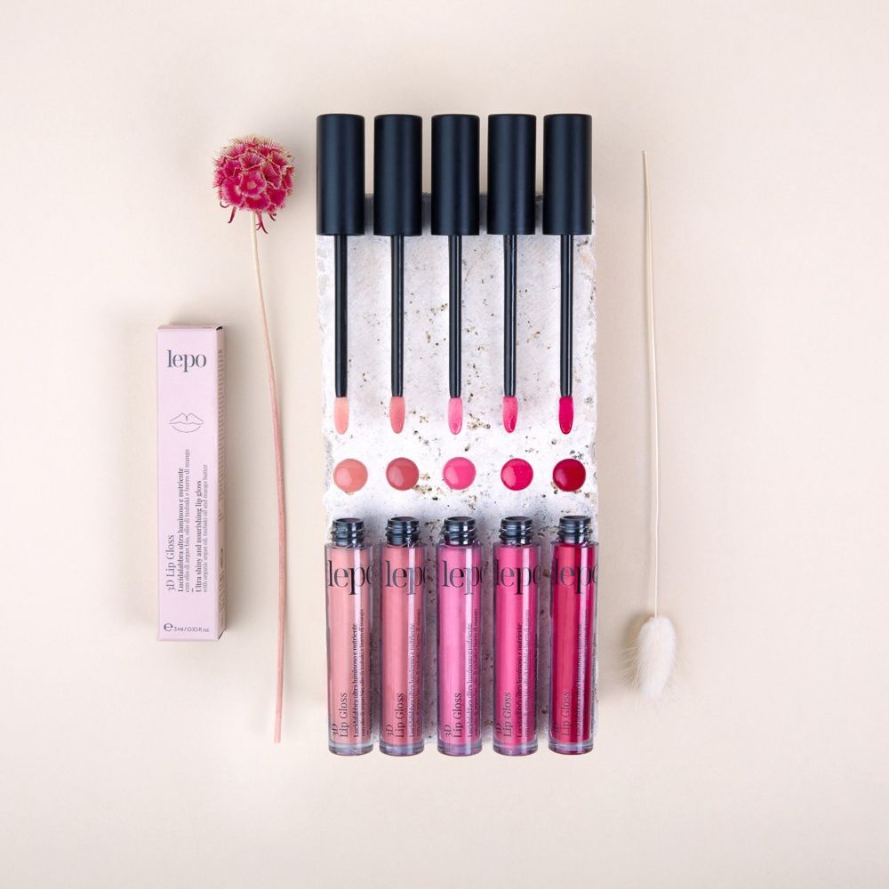 Sei flaconi di lucidalabbra e confezione. Diverse tonalità di rosa. Scritta: lepo, 3D Lip Gloss.