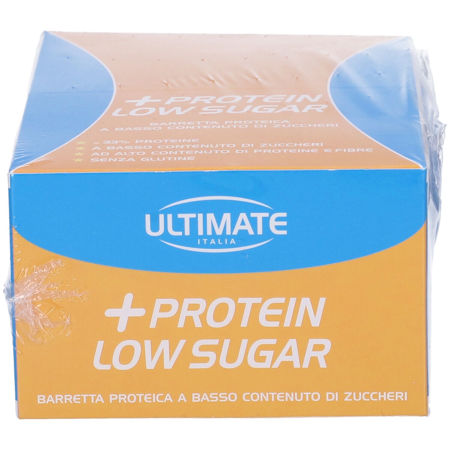 Confezione di barrette proteiche Low Sugar. Scatola blu e gialla con testo: +PROTEIN LOW SUGAR. Marchio: ULTIMATE ITALIA.