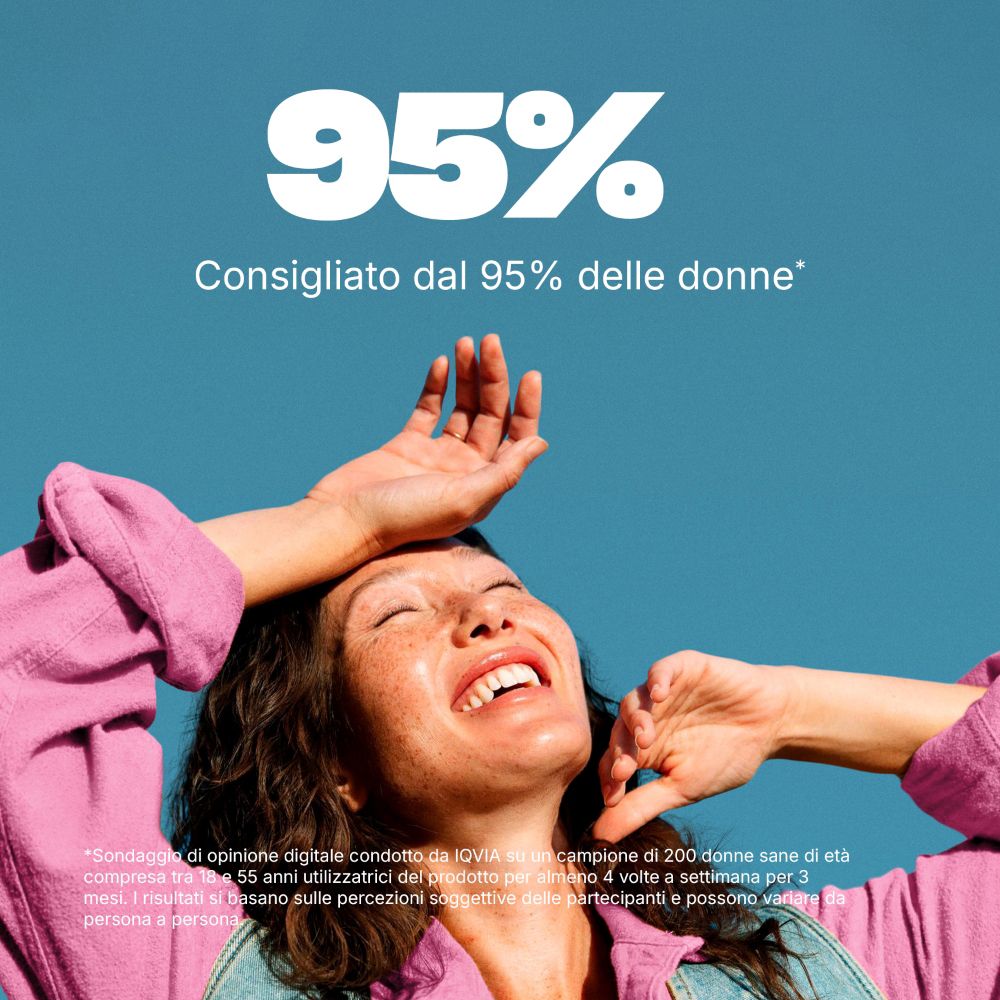 Donna sorridente. Testo: 95% Consigliato dal 95% delle donne. Testo in basso: Sondaggio IQVIA.