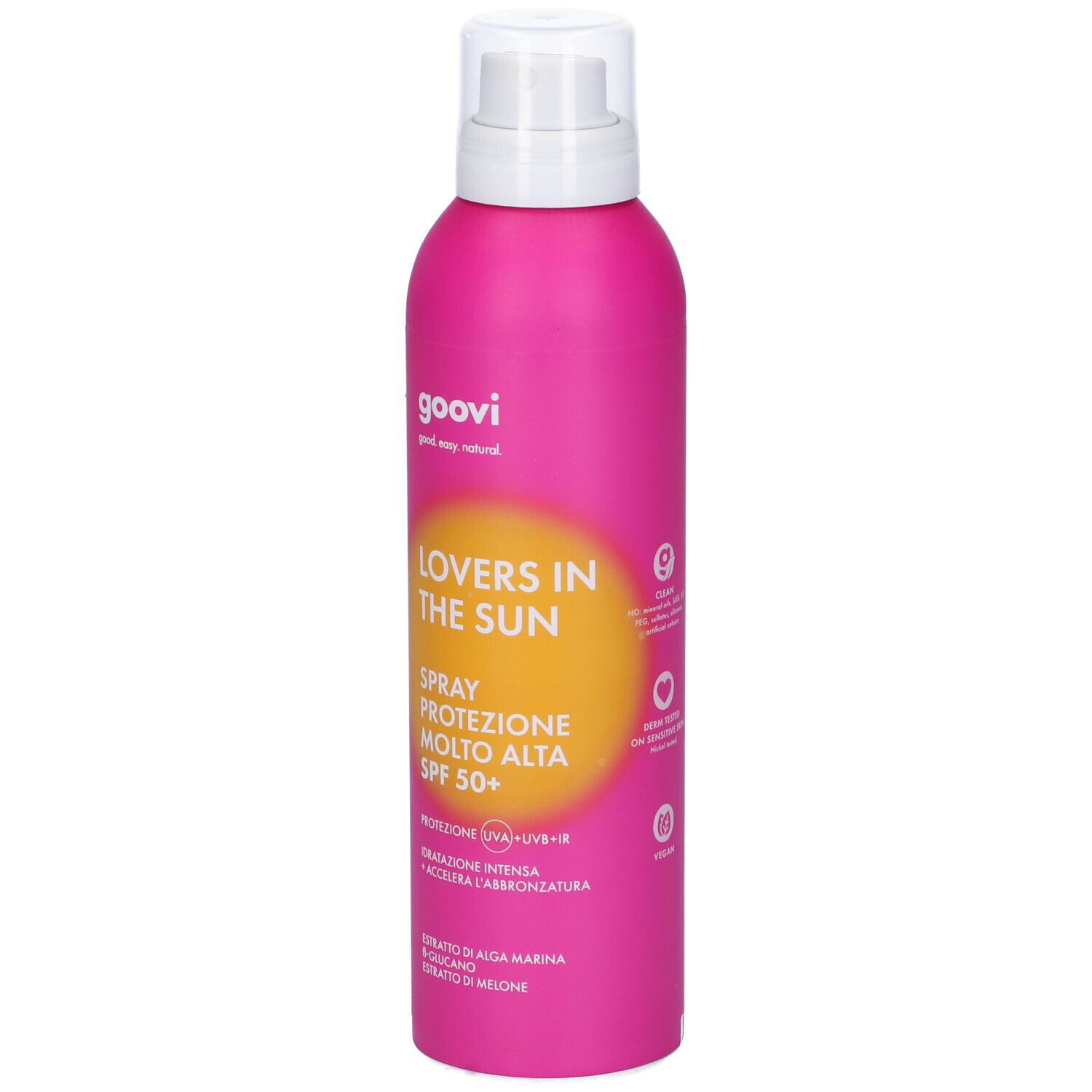 Flacone spray rosa con erogatore bianco. Scritta: Goovi, Lovers in the Sun, SPF 50+. Simboli.