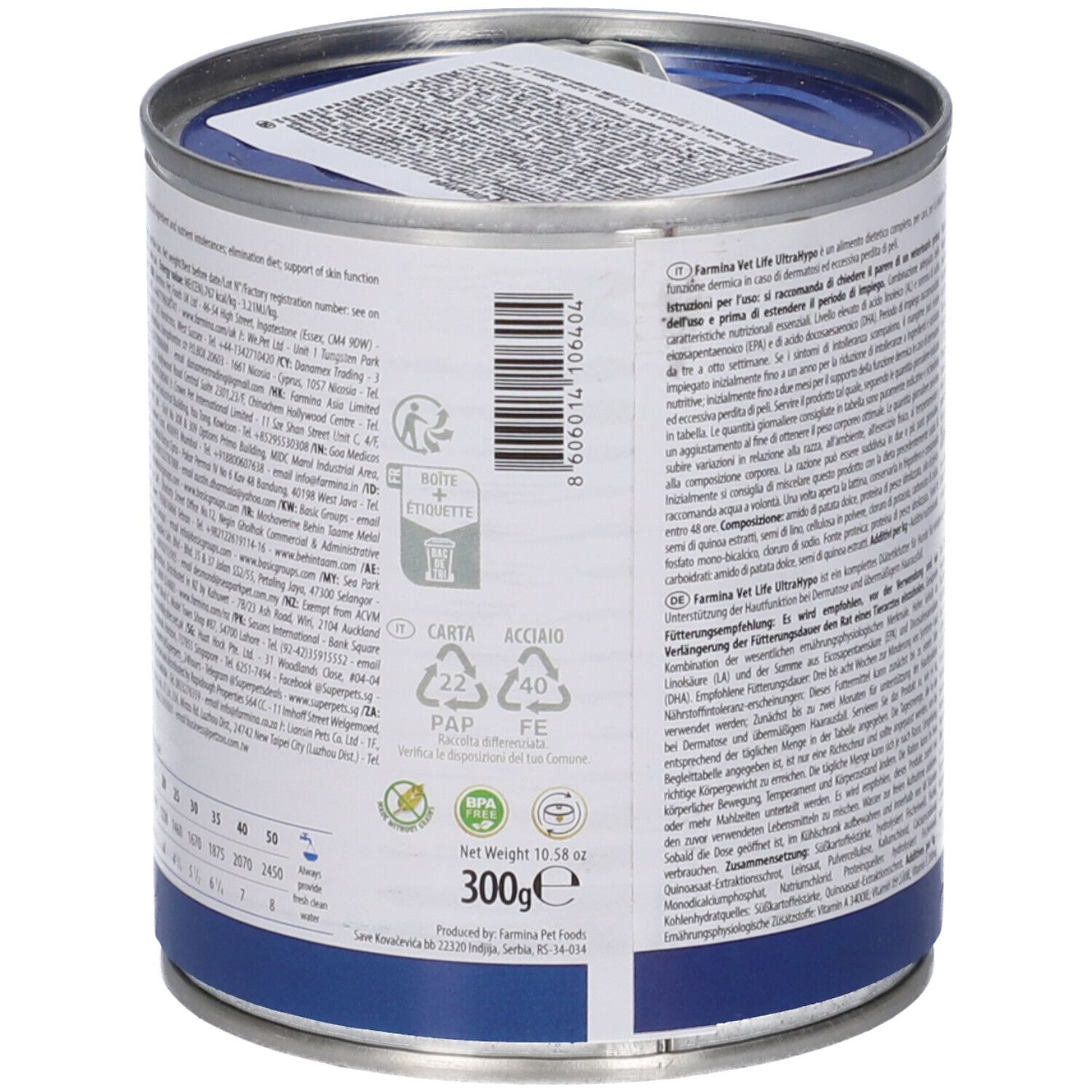 Lattina di cibo per cani. Testo e codice a barre. Lattina blu e argento. Peso netto 300g. Simboli di riciclaggio.