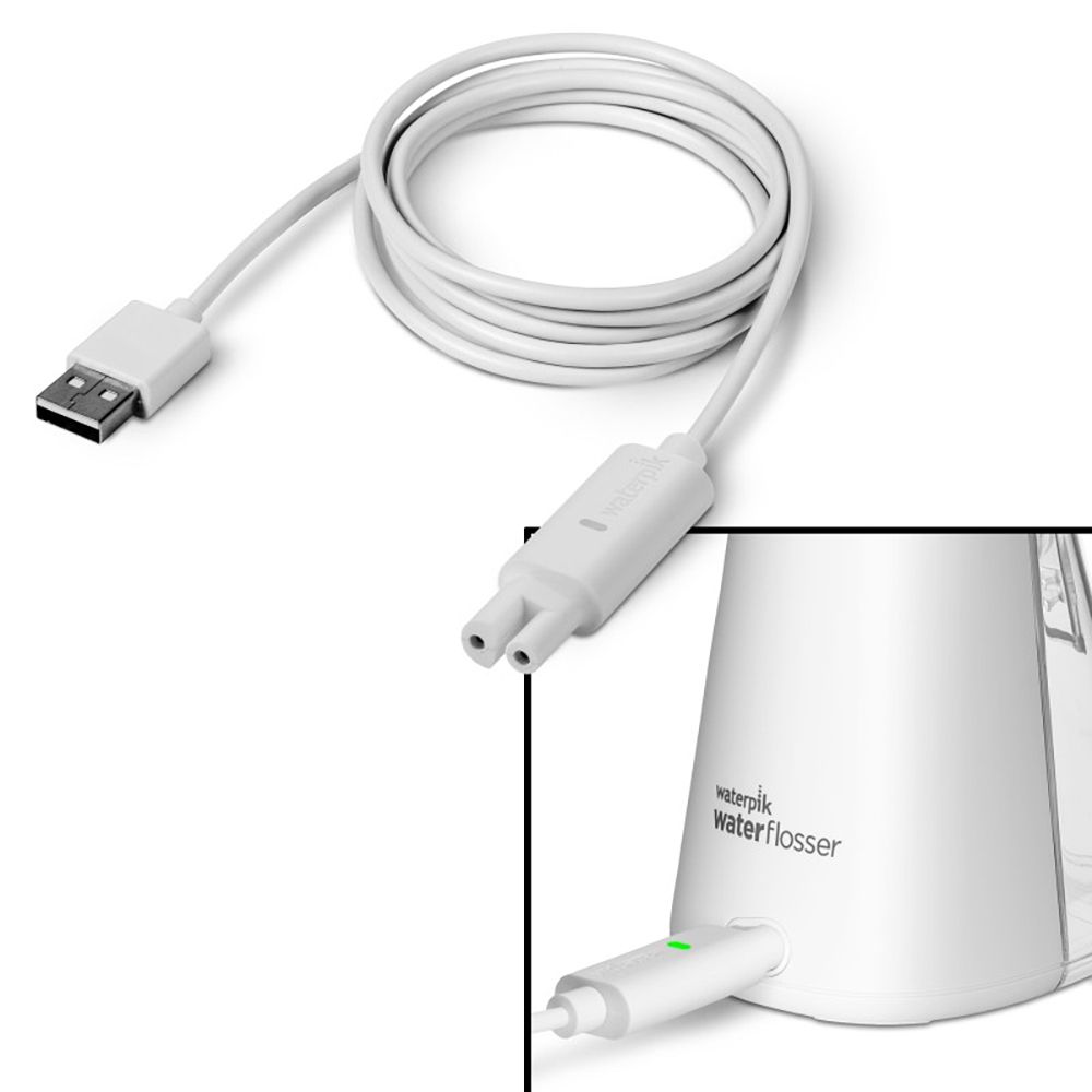 Cavo di ricarica USB bianco per l'idropulsore. La spina è collegata al dispositivo.