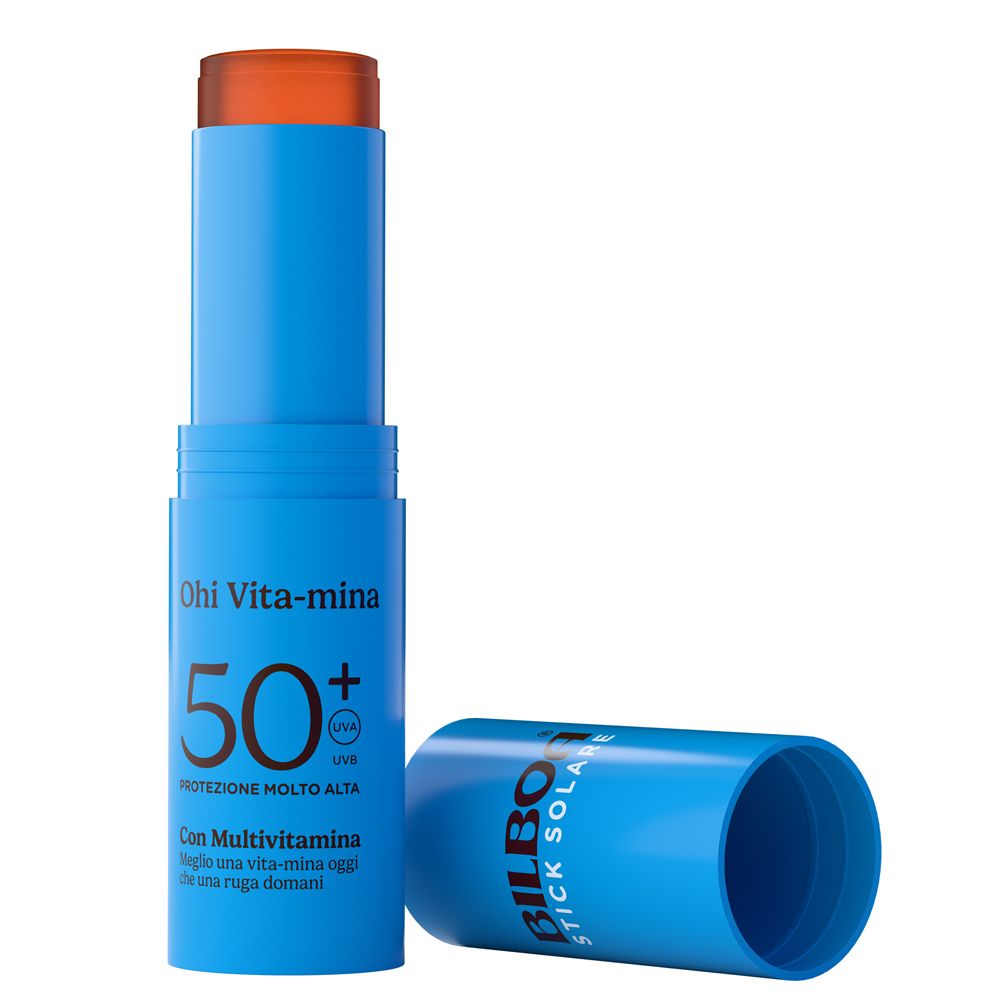Stick solare blu con coperchio aperto. Testo: Bilboa Stick Solare, Ohi Vita-mina, 50+ protezione UV, con Multivitamine.