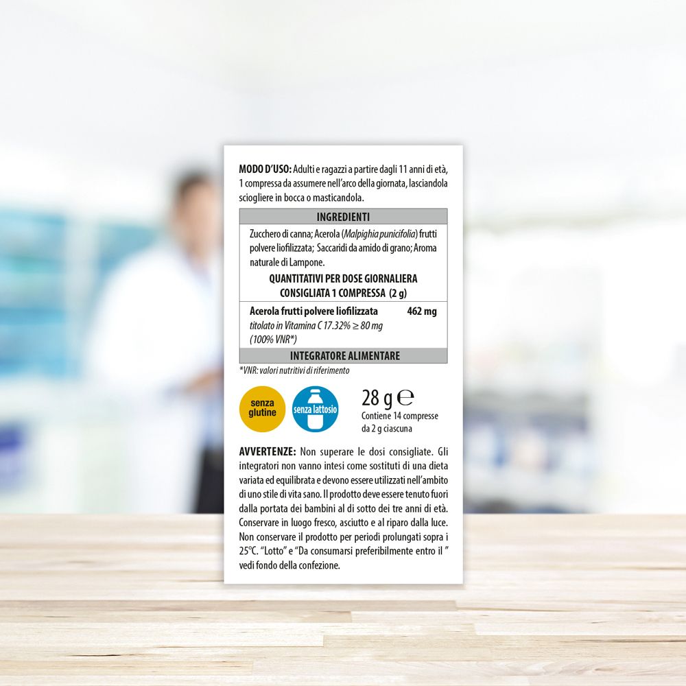 Flacone vetro marrone, tappo oro. Etichetta Vitamin C Naturcomplex. 14 compresse.