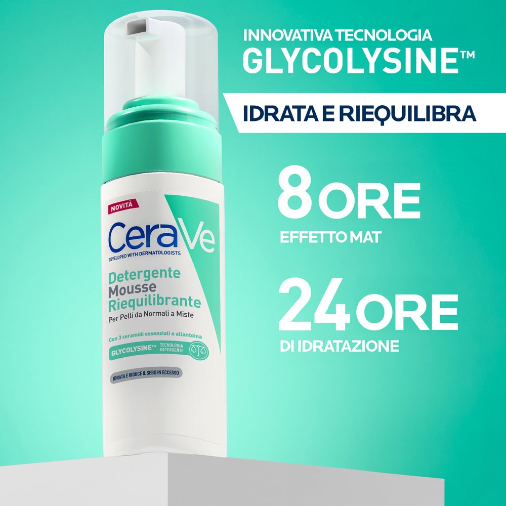 CeraVe Mousse Detergente Riequilibrante. Flacone su sfondo verde. Testo.