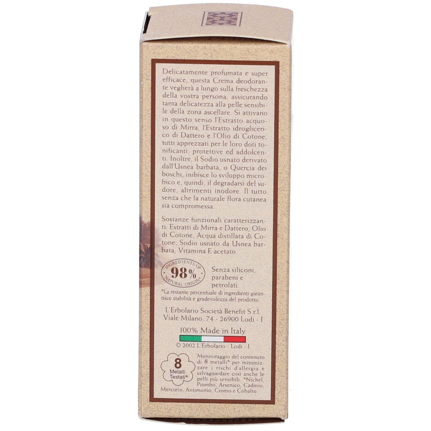 Retro della confezione in cartone. Testo: descrizione del prodotto, ingredienti, 98% naturale, Made in Italy, 8 metalli.