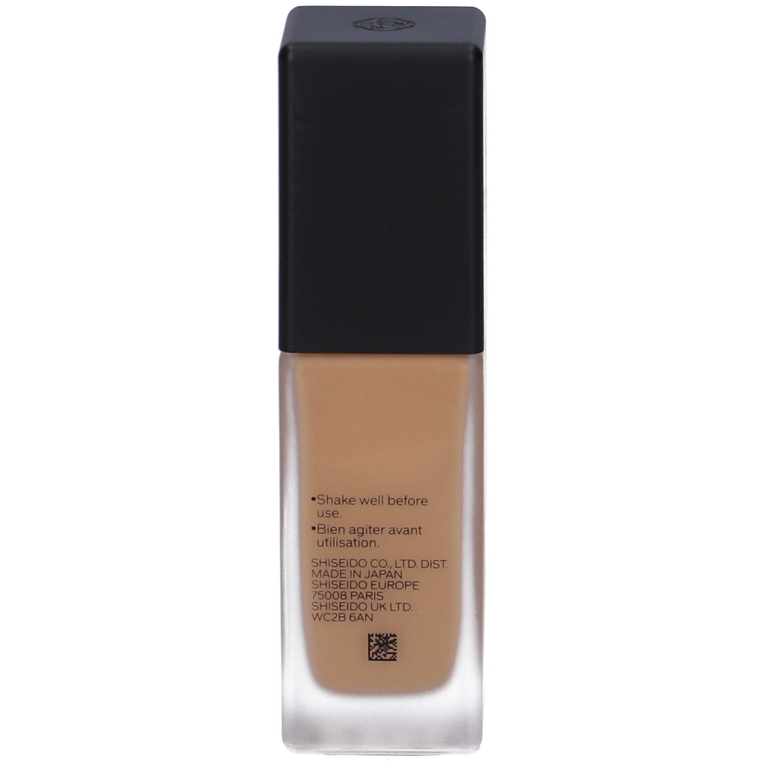Retro del flacone Shiseido Synchro Skin Foundation. Testo: Shake well before use. Informazioni di produzione e distribuzione.