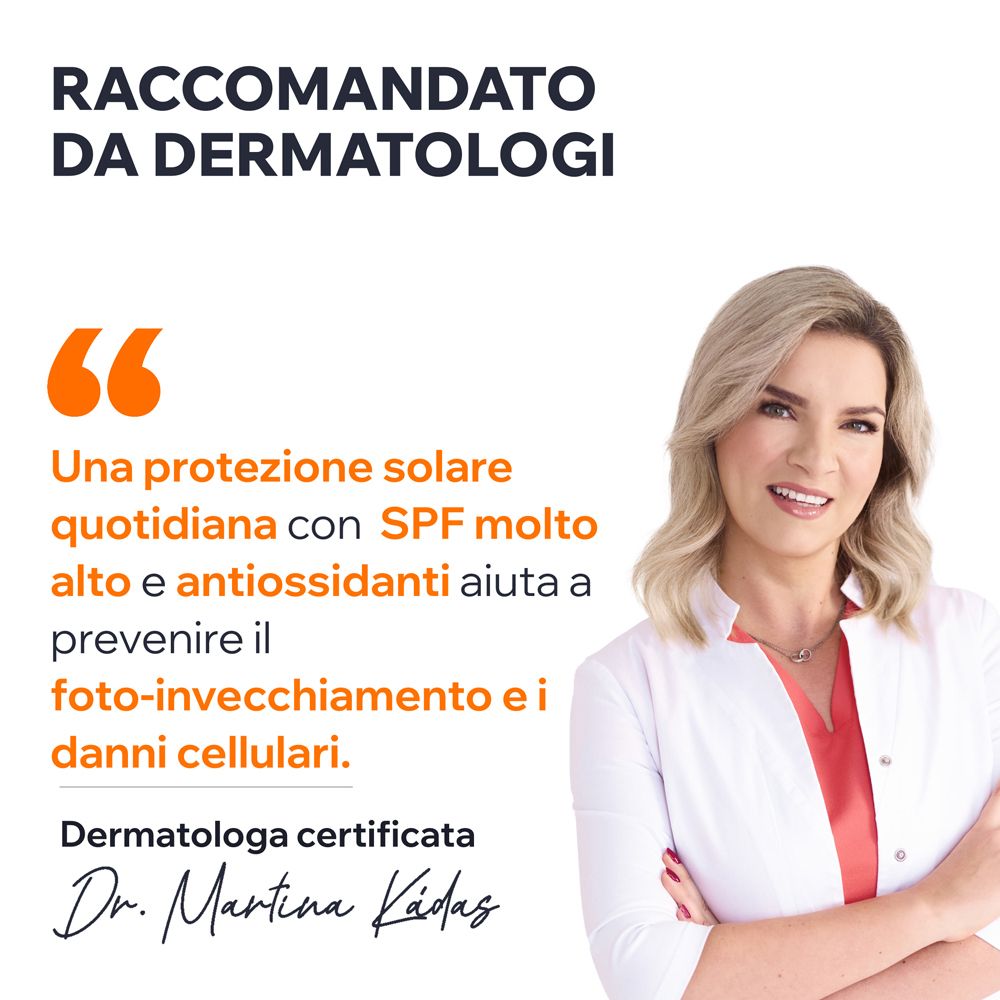 Donna in camice bianco. Citazione: Protezione con SPF alto e antiossidanti aiuta a prevenire il foto-invecchiamento.