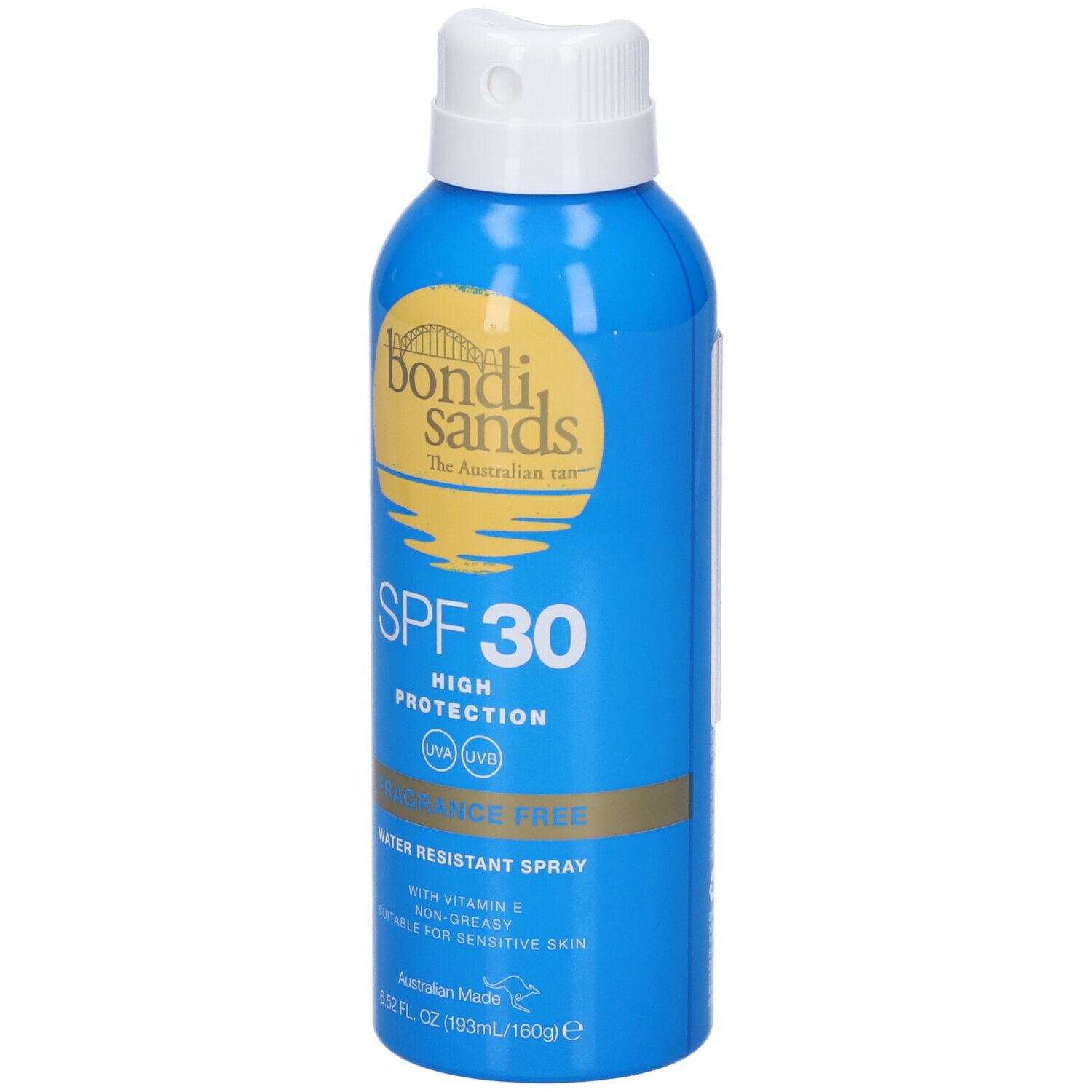 Flacone spray blu con tappo bianco. Scritta: SPF 30, Alta protezione, Senza profumo. Contiene vitamina E. Adatto a pelli sensibili.