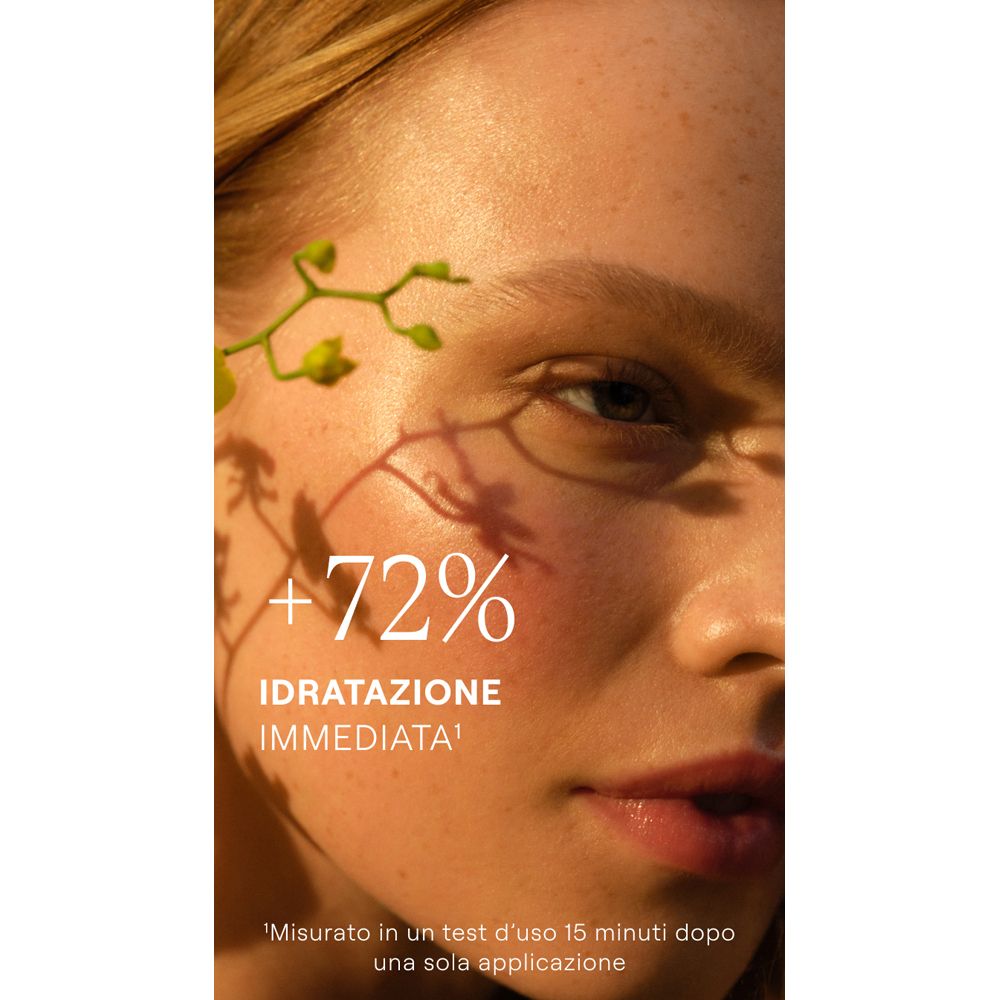 Volto di donna. Scritta: +72% IDRATAZIONE IMMEDIATA.