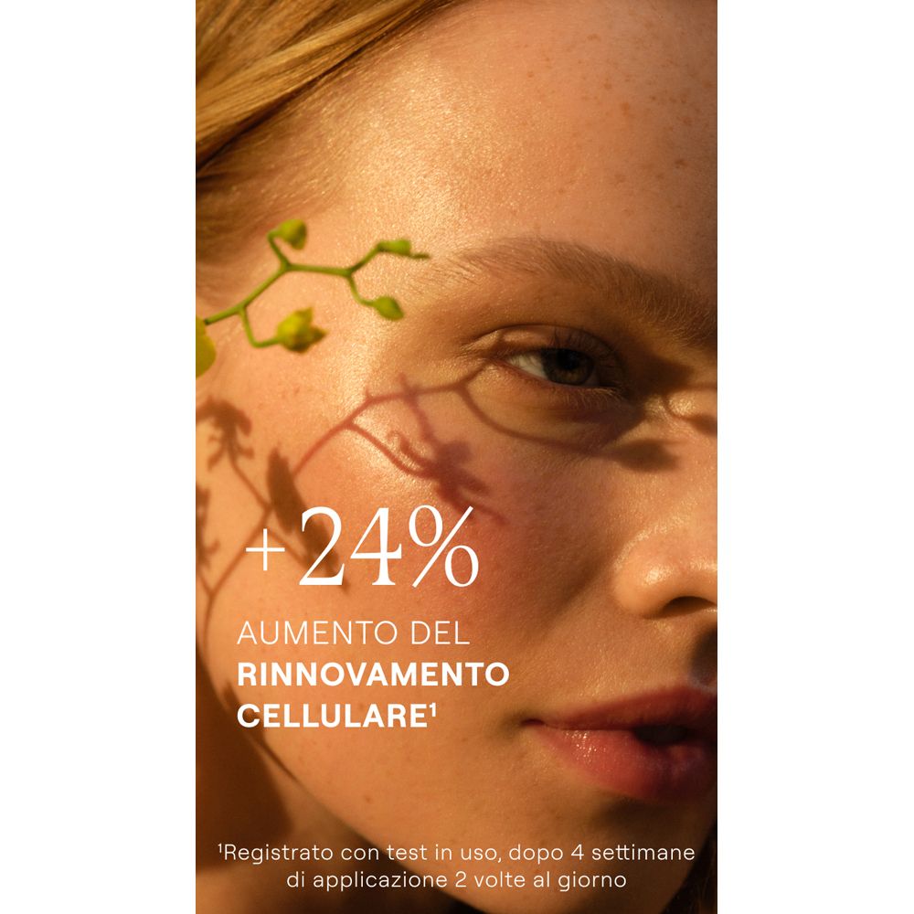 Volto di donna. Testo: +24% Aumento del rinnovamento cellulare.