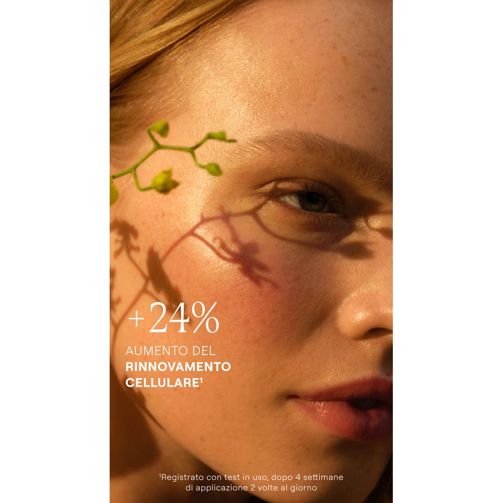 Volto di donna. Testo: +24% Aumento del rinnovamento cellulare.