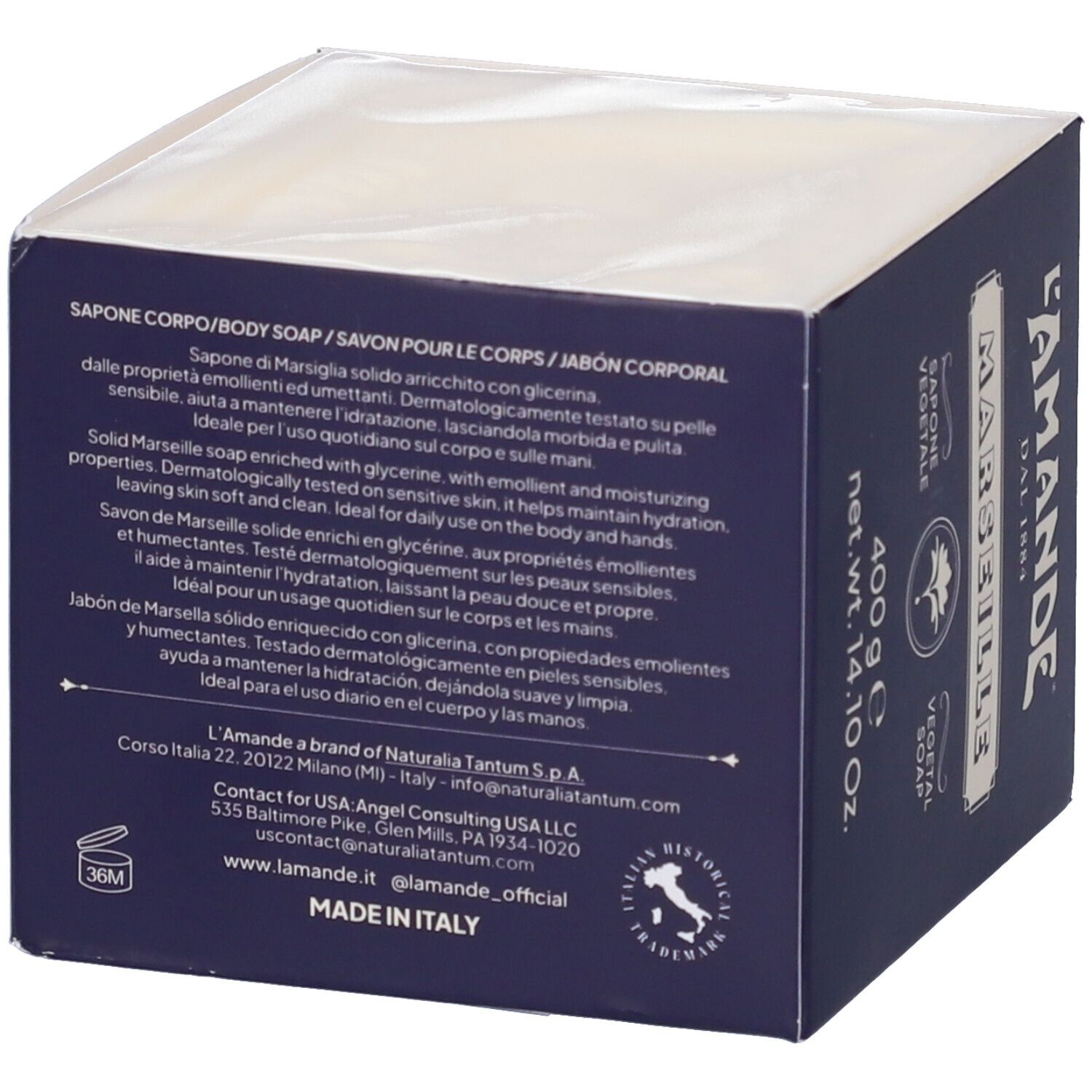 Retro della scatola di sapone L'Amande Cubo Savon De Marseille con informazioni sul prodotto.