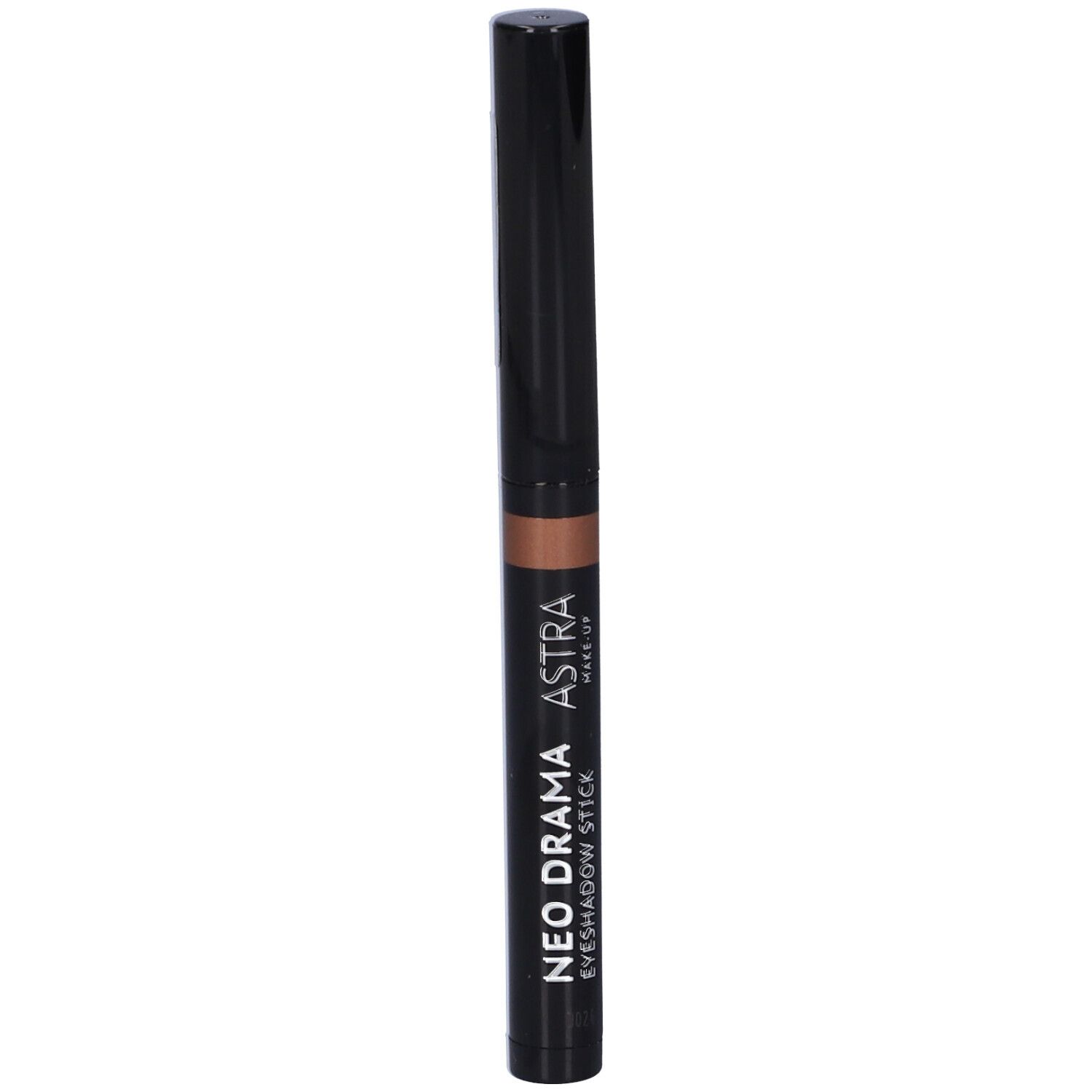 Matita ombretto marrone con cappuccio nero. Marca: Astra Make-Up. Nome prodotto: Neo Drama Eyeshadow Stick.