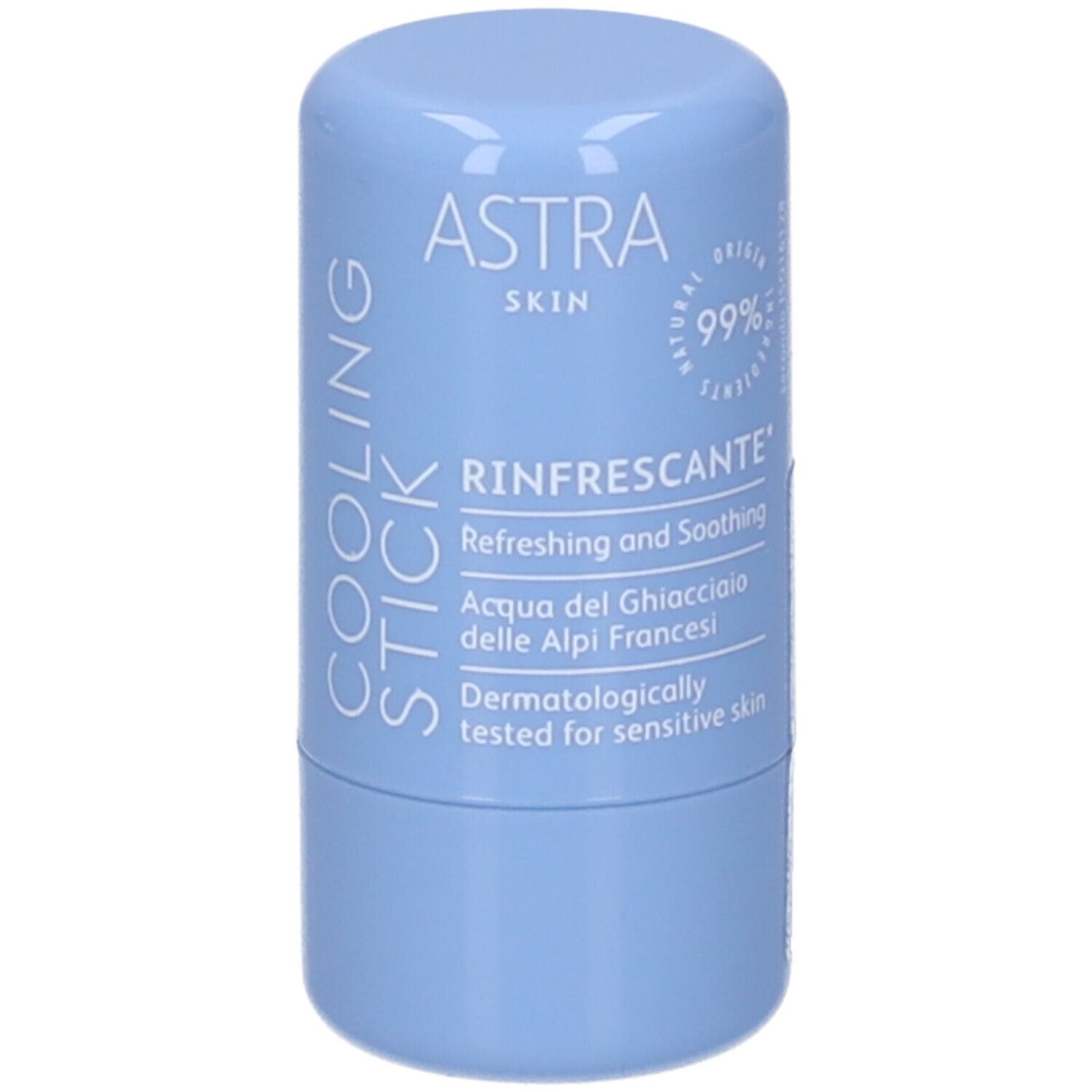 Stick rinfrescante blu. Sul contenitore è scritto ASTRA SKIN COOLING STICK e RINFRESCANTE.