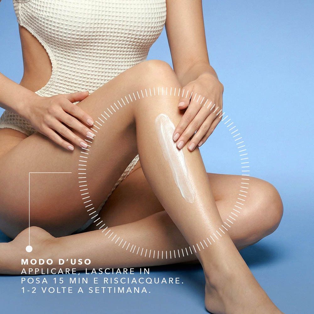 Una donna applica la maschera sulla gamba. Le istruzioni per l'uso sono mostrate come grafica circolare.