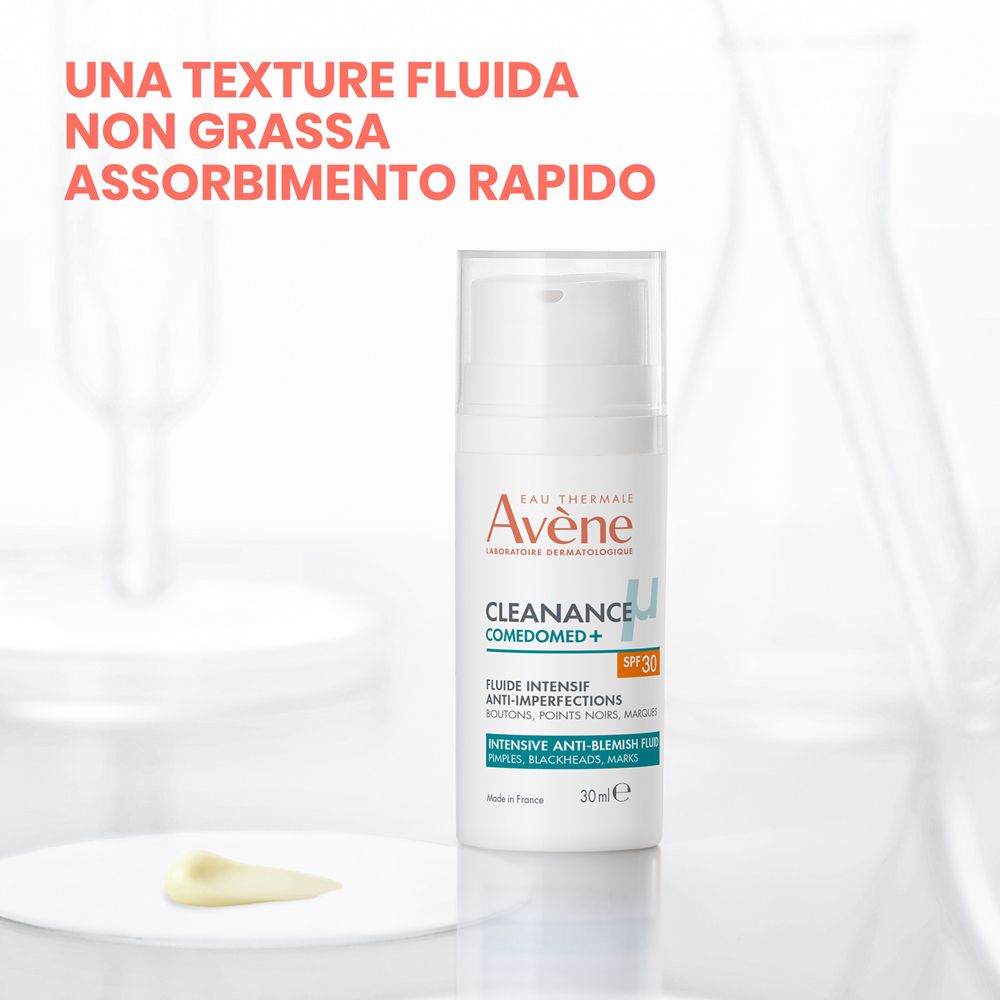Fluido Avene Cleanance Comedomed+ SPF 30 con testo e campione.