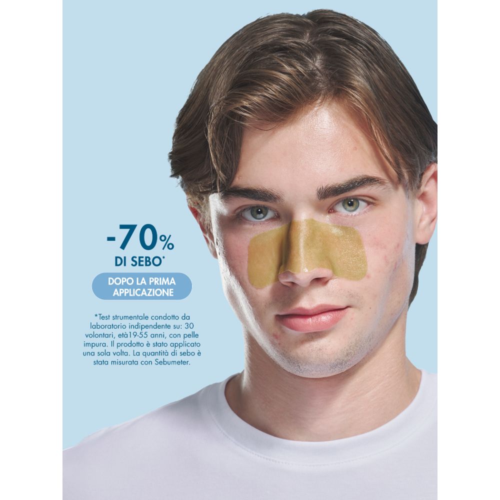 Uomo con Miamo Blackhead Clear Duo Nose Mask sul naso, mostra -70% di sebo in meno.