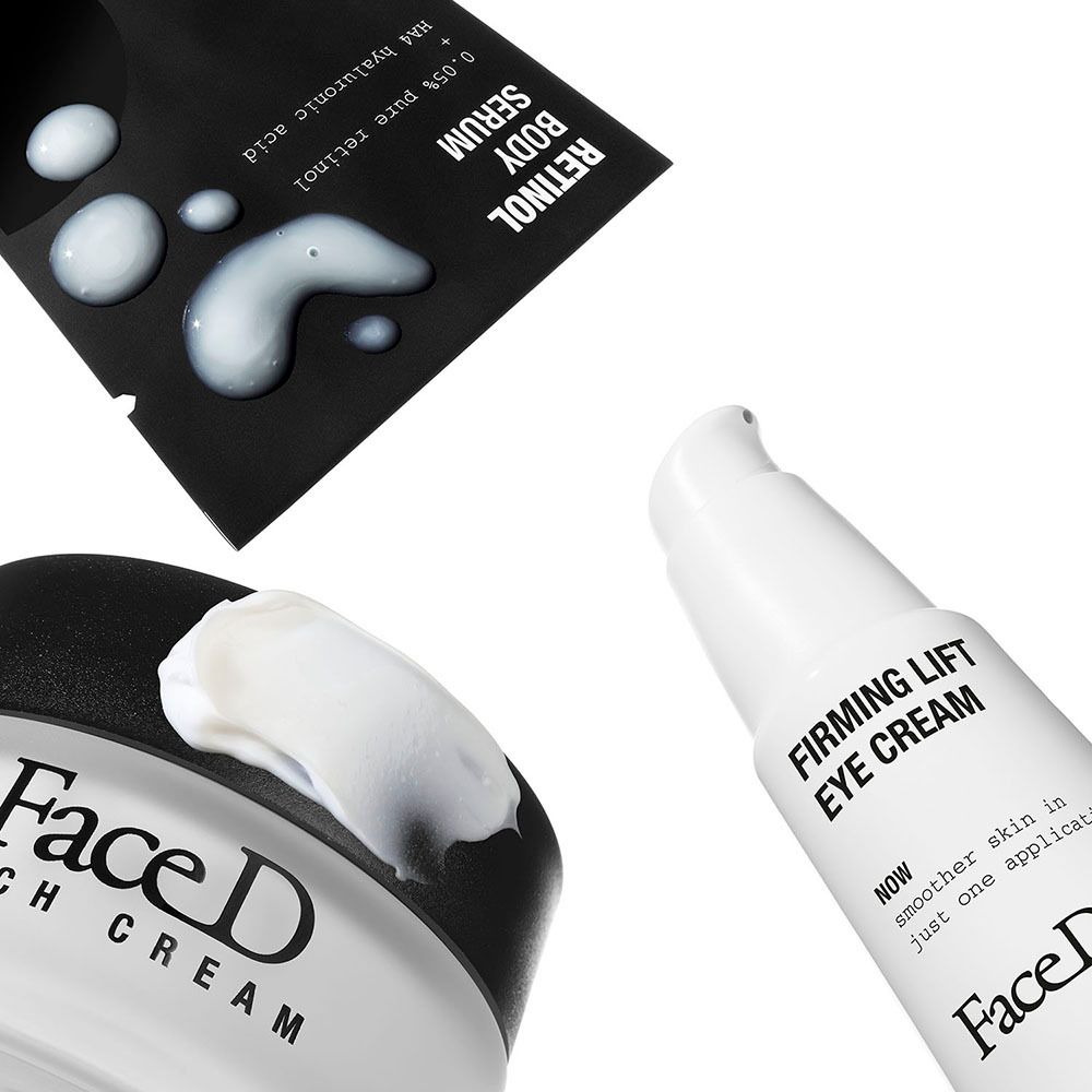 Vasetto FaceD Rich Cream con campione aperto, erogatore Eye Cream e bustina Retinol Body Serum.