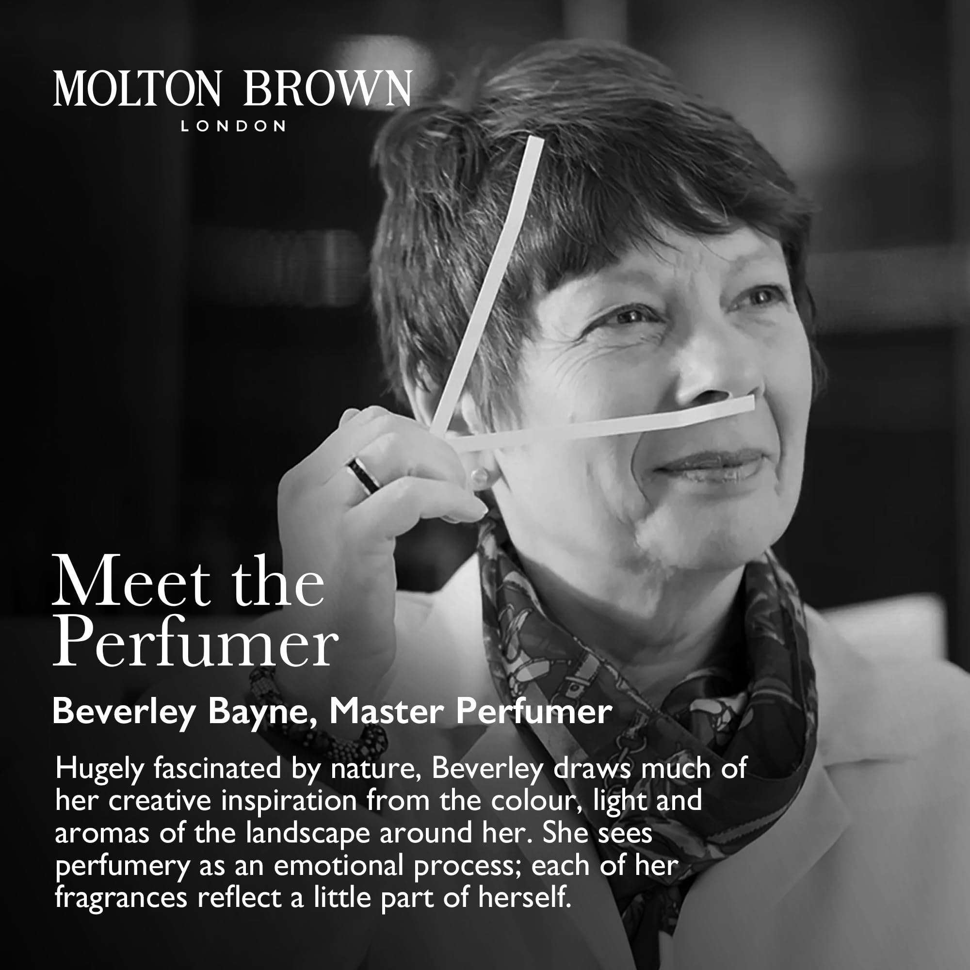 Ritratto di donna che annusa strisce profumate. Testo: Meet the Perfumer, Beverley Bayne, Master Perfumer.