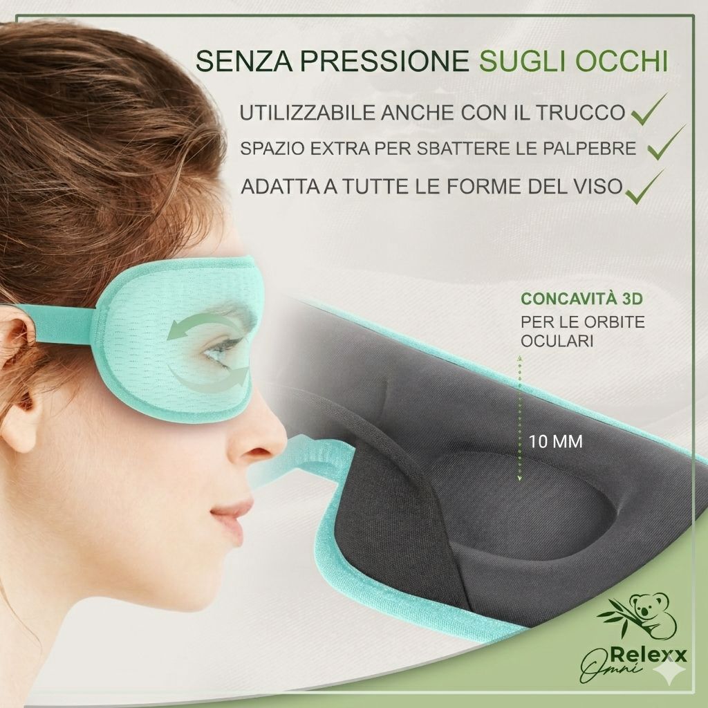 Donna con maschera per dormire turchese. Testo: Senza pressione sugli occhi, incavo 3D. Marchio: OMNIRELEXX®.